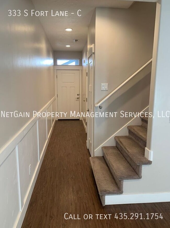 Building Photo - 333 S Fort Ln