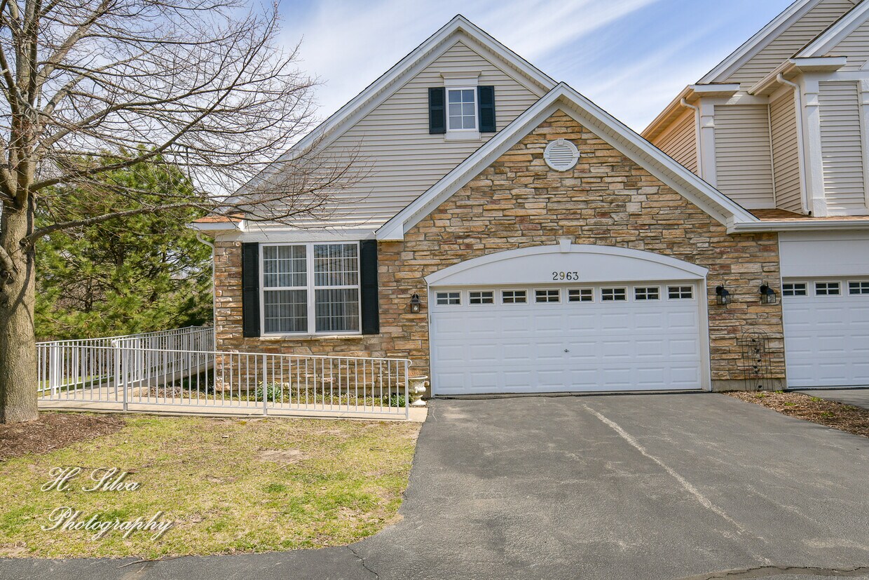 2963 Talaga Dr, Algonquin, IL 60102 Townhome Rentals in Algonquin IL