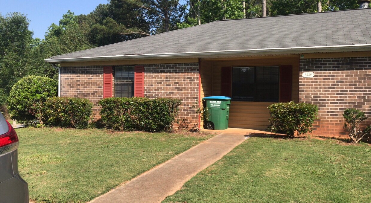 3225 Sarah Lou Dr Unit 3225, Snellville, GA 30078 Condo for Rent in