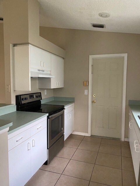 Kitchen - 8031 Bracken Ln