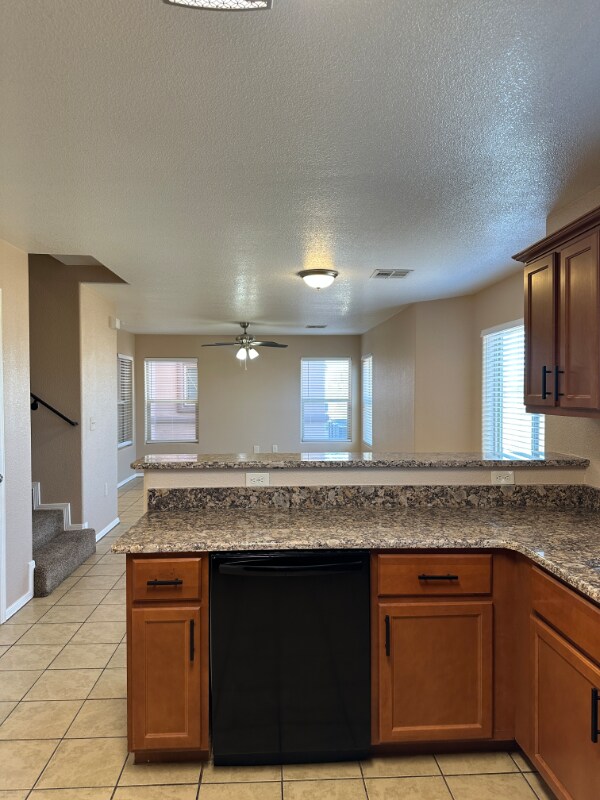Foto del edificio - 6345 Reynolds Dr