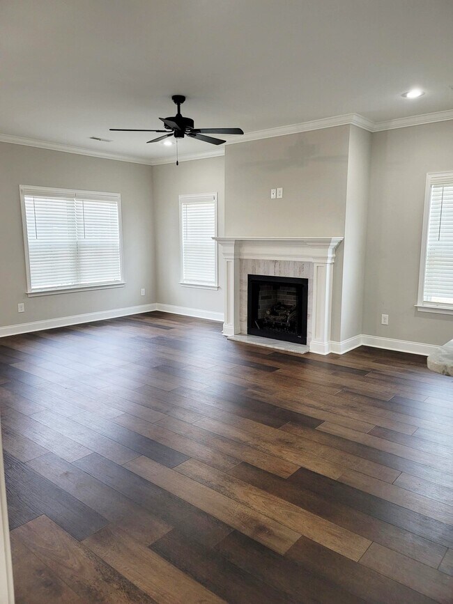 Foto del edificio - 416 Gloria Ct