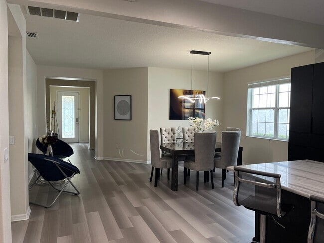 Foto del edificio - 9238 Kensington Row Ct