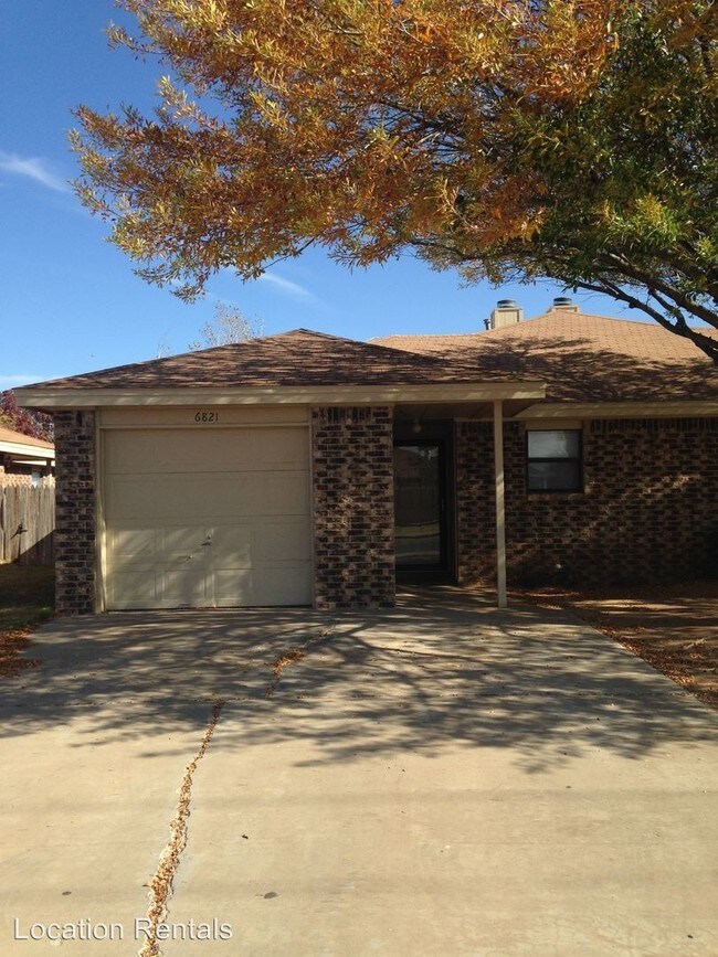 Building Photo - 2 br, 2 bath House - 6821 Iola Avenue
