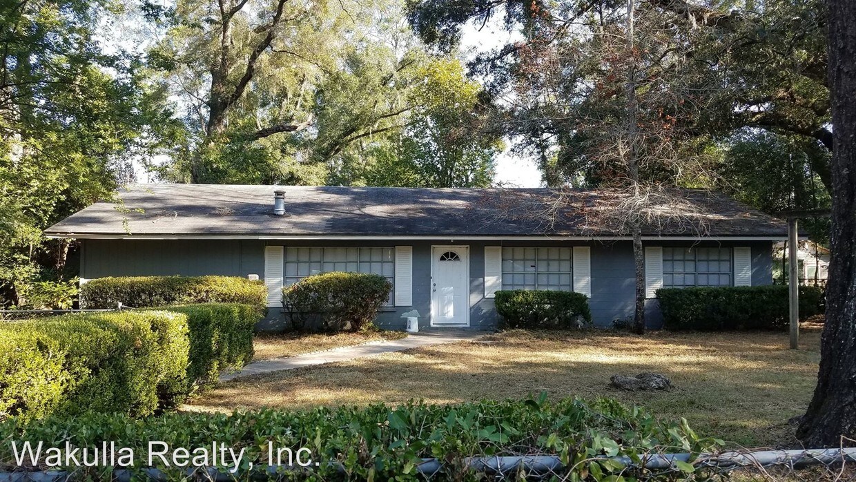 3 br, 1.5 bath House 2930 Jewell Drive House Rental in Tallahassee