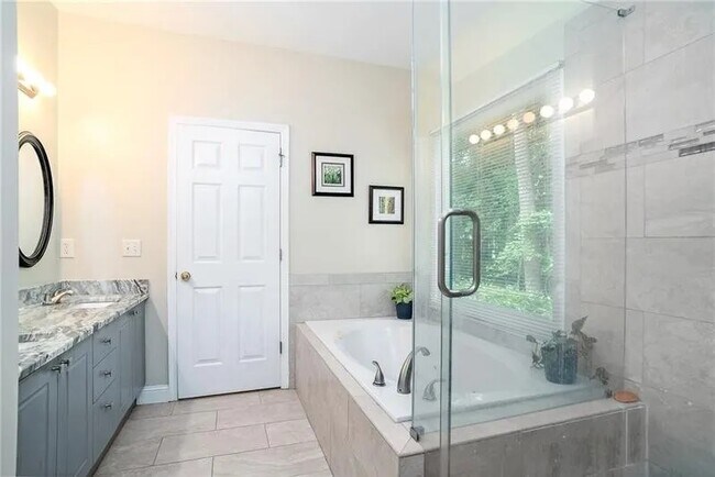 Foto del edificio - 3915 High Gables E