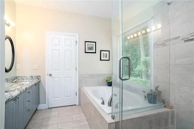 Photo - 3915 High Gables E House