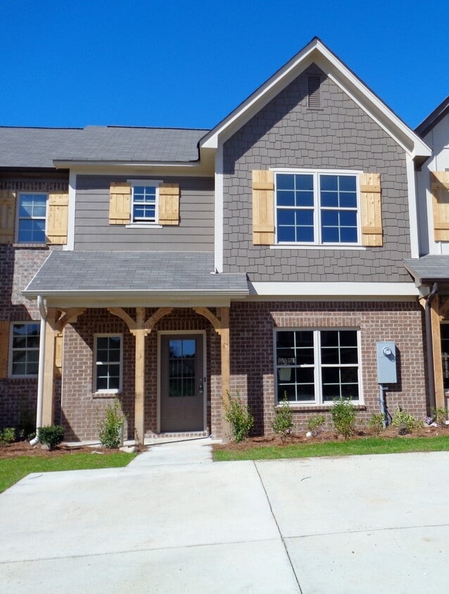 Primary Photo - Townhome in Birmingham... Available to Vie...