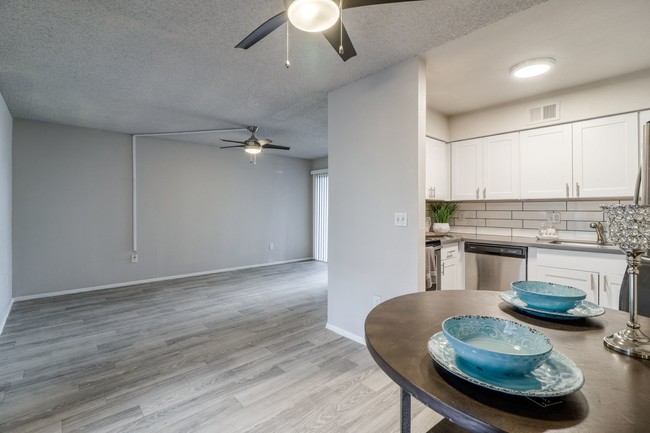 1BR, 1BA - 635 SF Renovated - Mercury on Mill