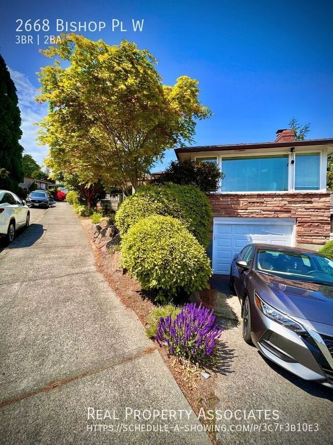 Photo - 2668 Bishop Pl W House