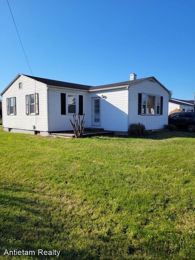 Building Photo - 2 br, 1 bath House - 19 Airport Rd.
