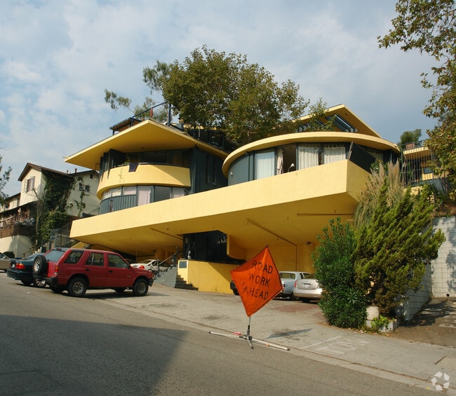Building Photo - 10919 Strathmore Dr