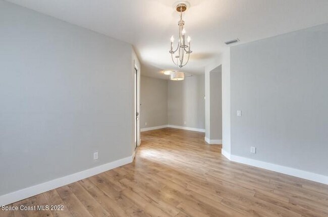 Foto del edificio - 3775 Thayer Ln