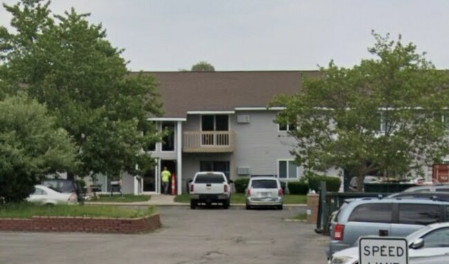 Building Photo - 201 Hickory Ct