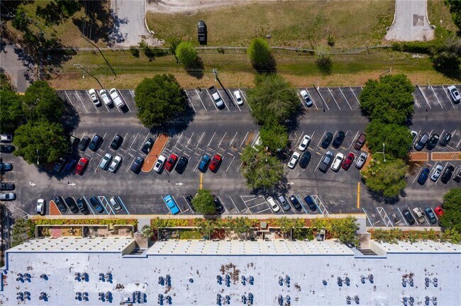 Building Photo - 701 S Madison Ave