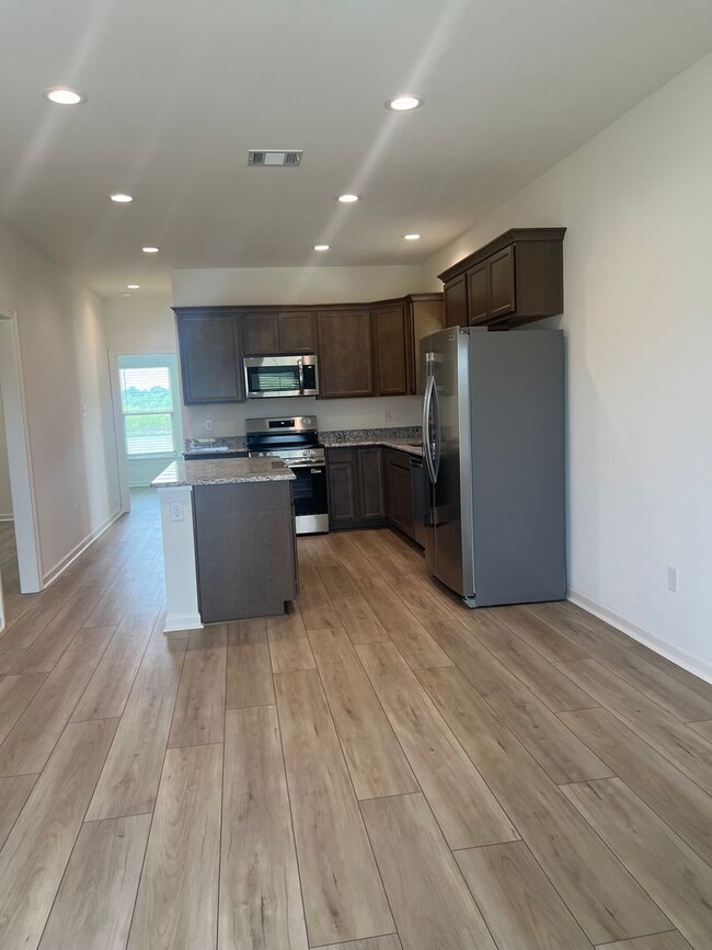 Building Photo - 3130 E Blue Heron Dr