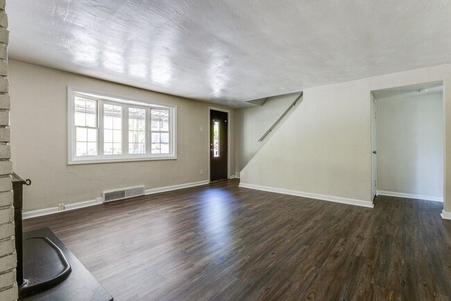 Foto del edificio - 2749 Oakley Wy