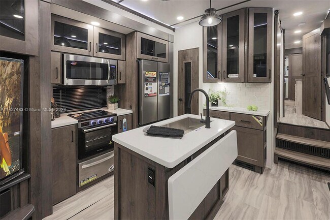 Foto del edificio - 1000 NW 38th St