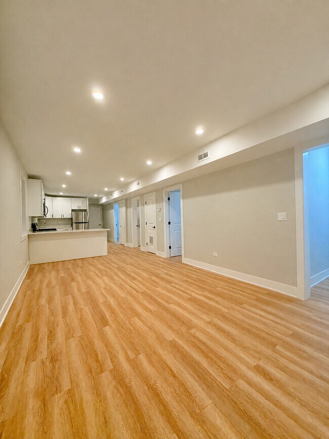 Foto del edificio - 2850 N Avers Ave