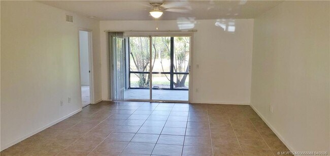 Foto del edificio - 8227 SE Croft Cir