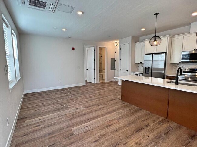 Building Photo - 3327 Tejon St