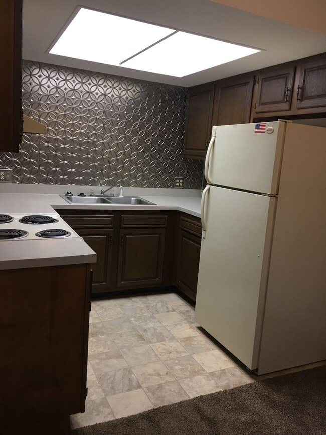 Foto del edificio - 807 Mitchell Ave