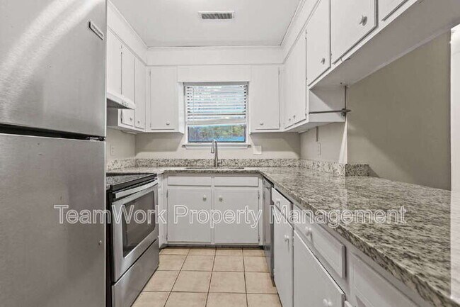 Building Photo - 121 Canvasback Dr