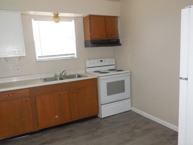 Foto del edificio - 1100 Arrowhead Dr