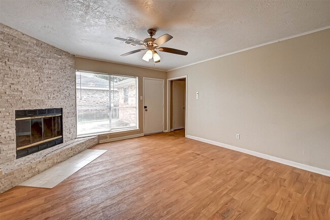 Building Photo - 4739 Parkland St