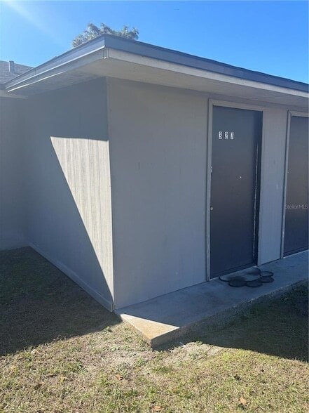 Building Photo - 327 Dundee Dr