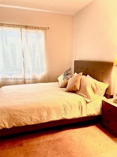 Foto del edificio - 717 NE 16th Ave