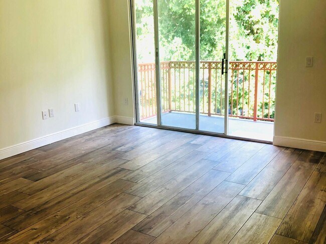 Building Photo - 2028 Alta Meadows Ln