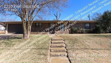 Building Photo - 2210 Pine Crest Dr