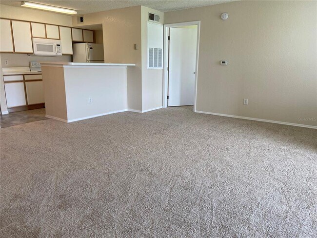 Building Photo - 2212 Grand Cayman Ct