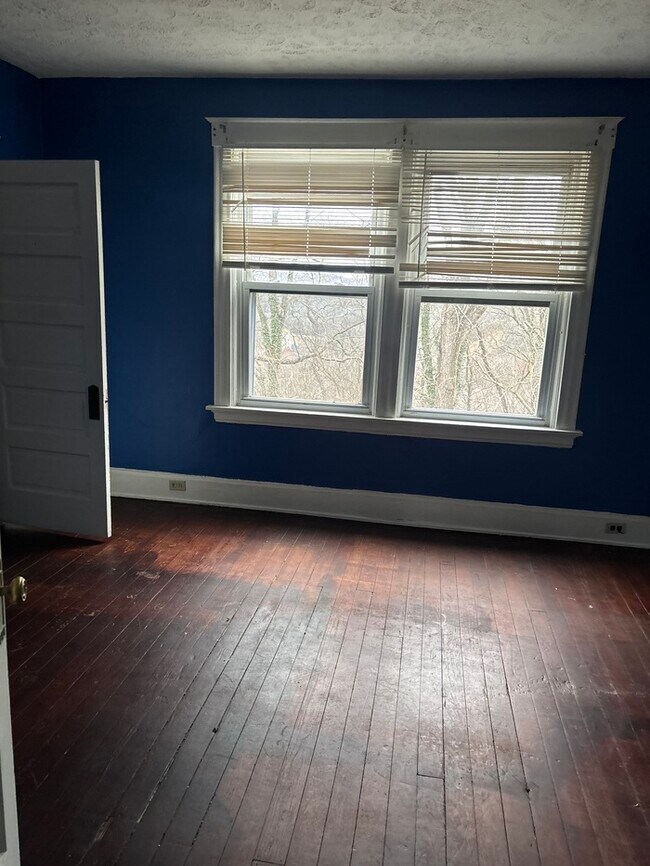 Foto del edificio - 2 bed 1 bath single family