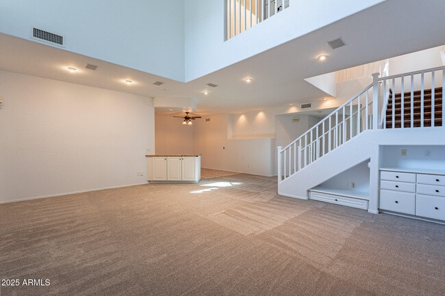 Building Photo - 7240 N Dreamy Draw Dr