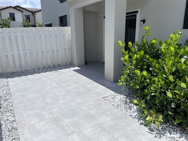 Foto del edificio - 15925 SW 2nd Dr