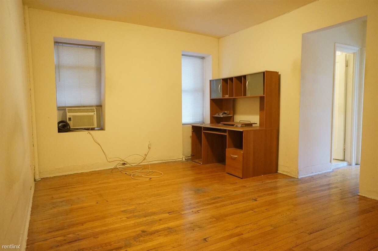 Primary Photo - 305 95th St