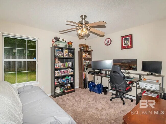 Foto del edificio - 8816 Spring Grove N