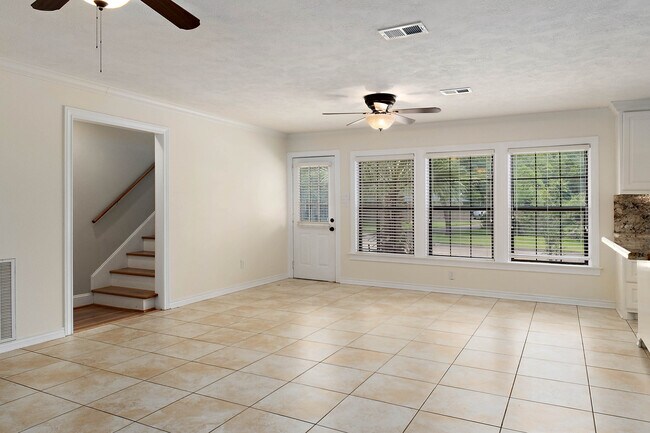 Foto del edificio - 309 Brookside Dr E