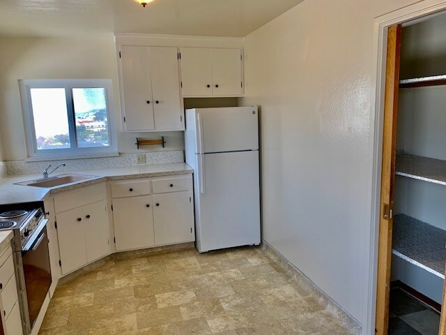 Building Photo - 3301 Wawona St