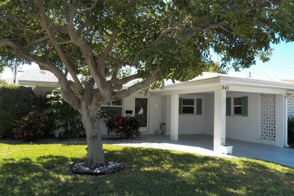 Primary Photo - 845 White Cap Cir
