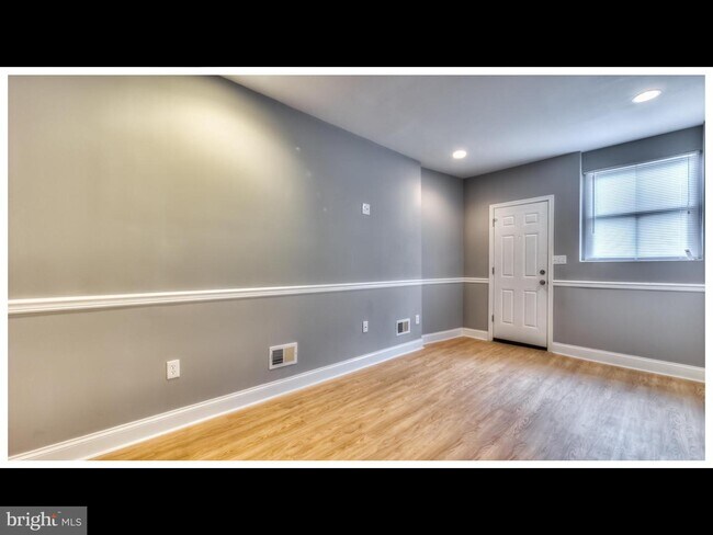 Building Photo - 2120 E Fayette St