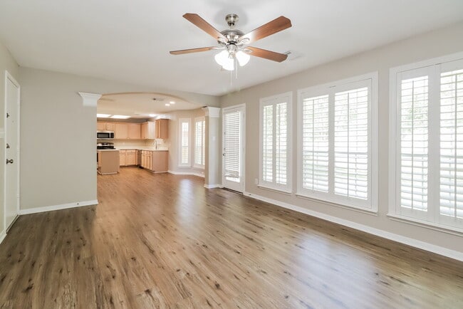 Building Photo - 26011 Bearborough Dr