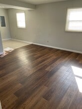 Building Photo - 624 Cross Lanes Dr