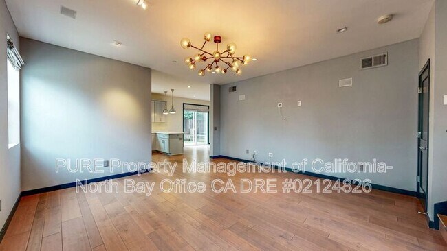 Building Photo - 2676 Pern Pl
