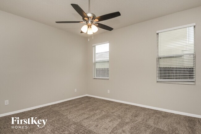 Foto del edificio - 1506 Nestlewood Trail