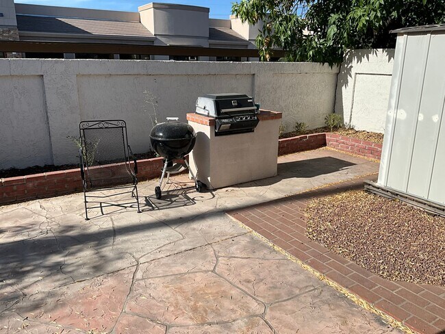 Building Photo - Great 3 bedroom 2 bath very close to Arcadia