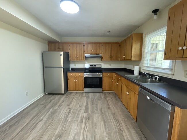 Building Photo - 156 Cedar Crest Dr