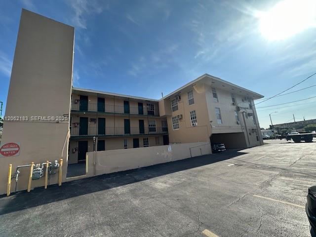Building Photo - 1400 Douglas Rd